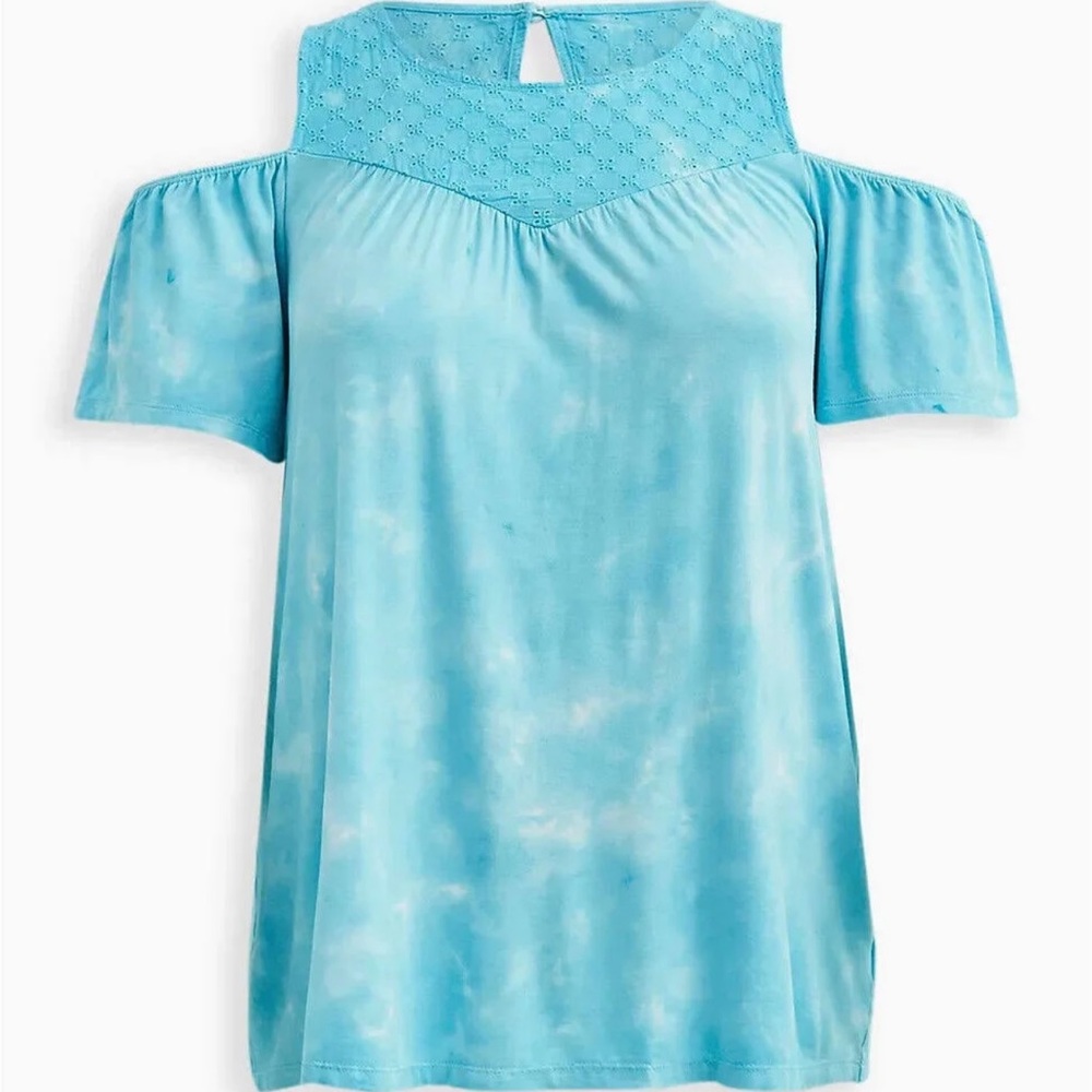Torrid super soft cold shoulder women’s top.  Size 1 (14/16) NWOT.